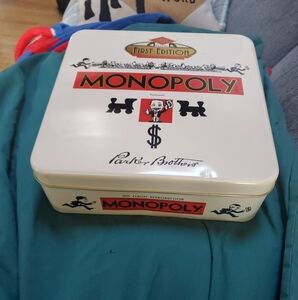Monopoly 1935 classic reproduction board game in tin